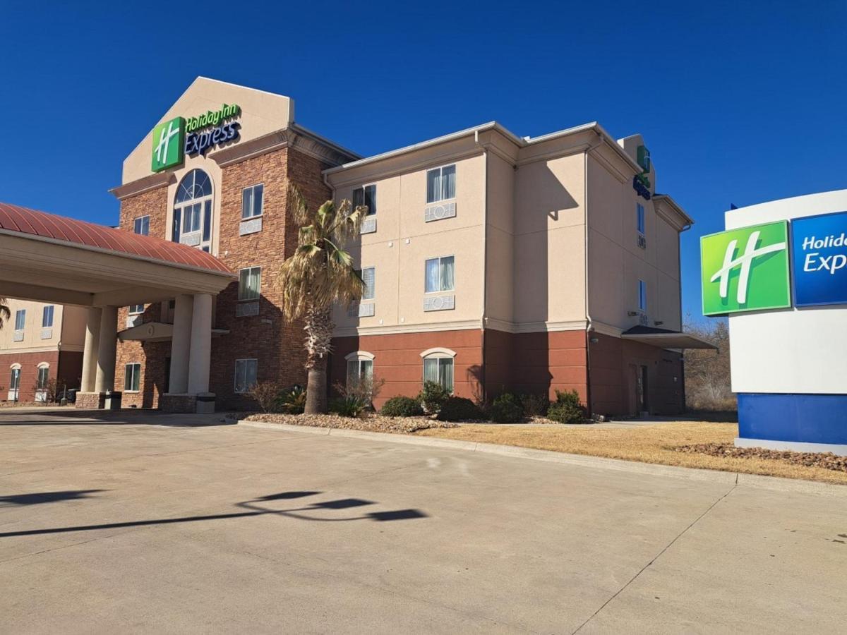 Holiday Inn Express Kenedy By Ihg Exteriör bild