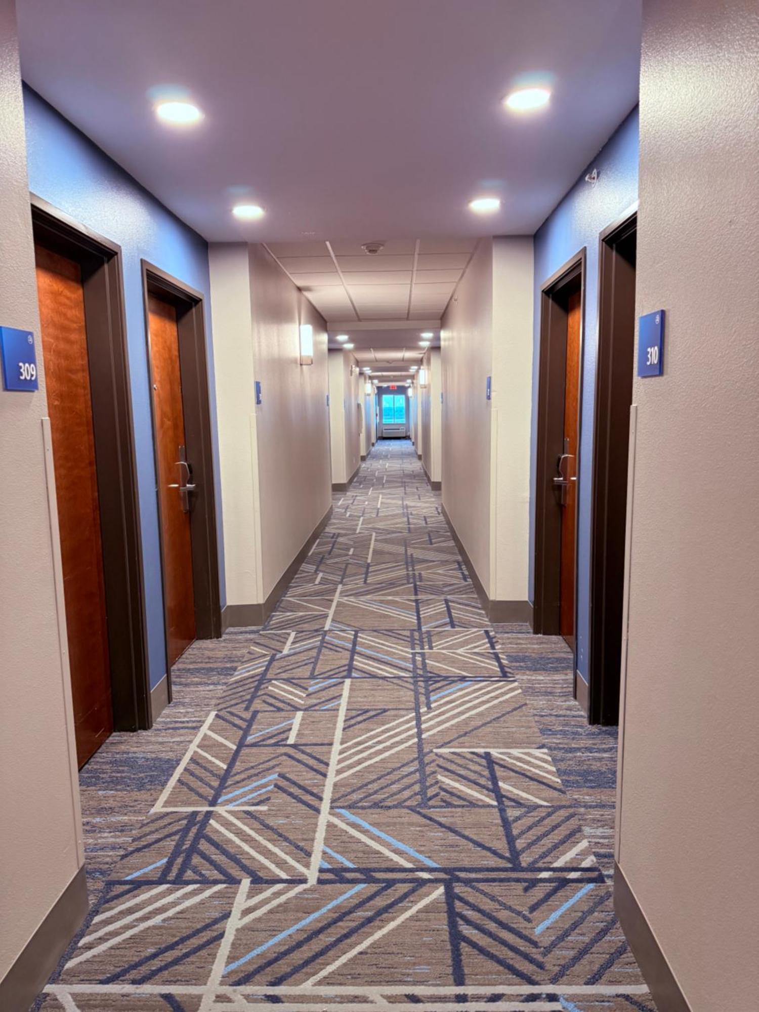 Holiday Inn Express Kenedy By Ihg Exteriör bild
