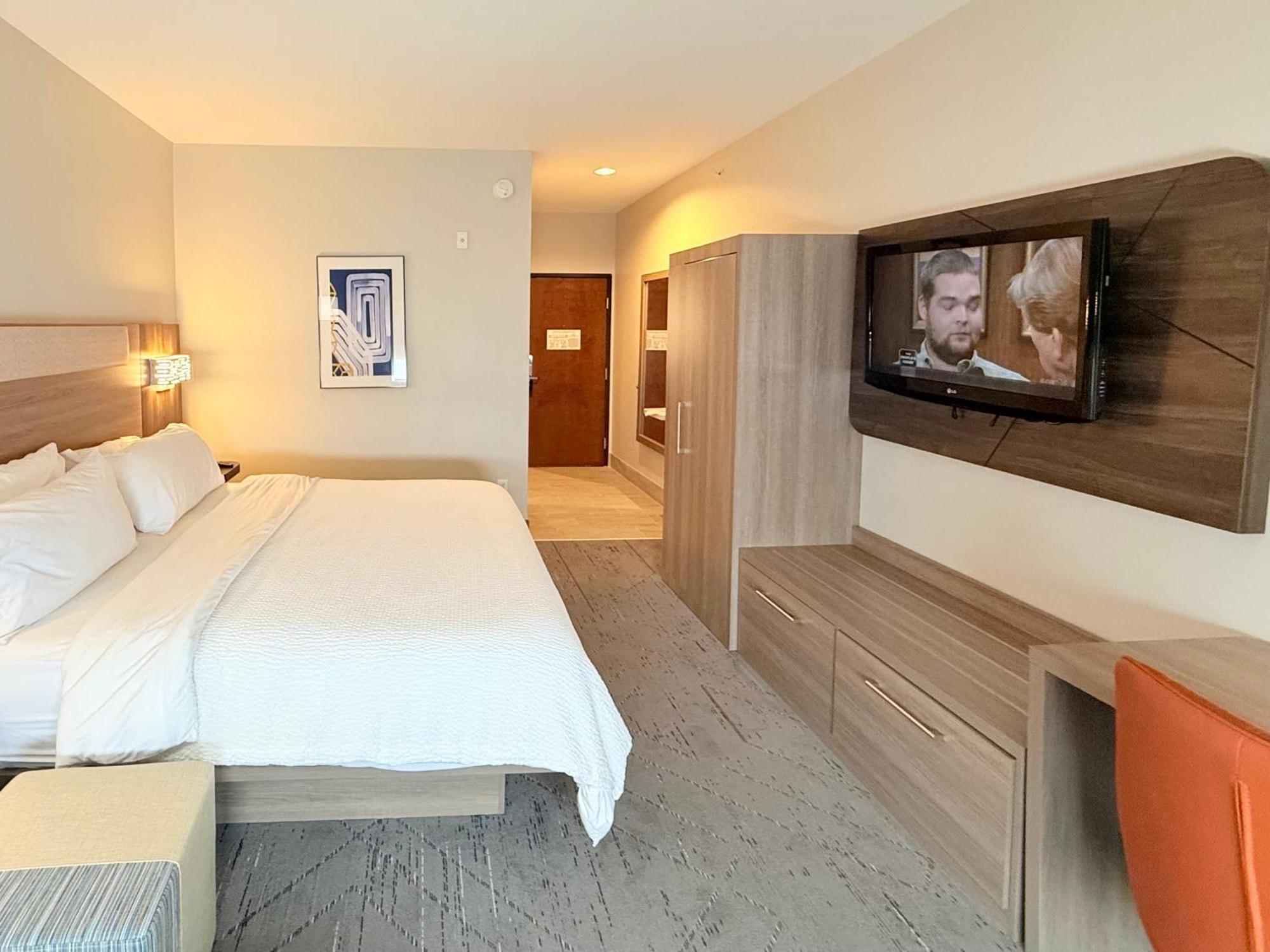 Holiday Inn Express Kenedy By Ihg Exteriör bild