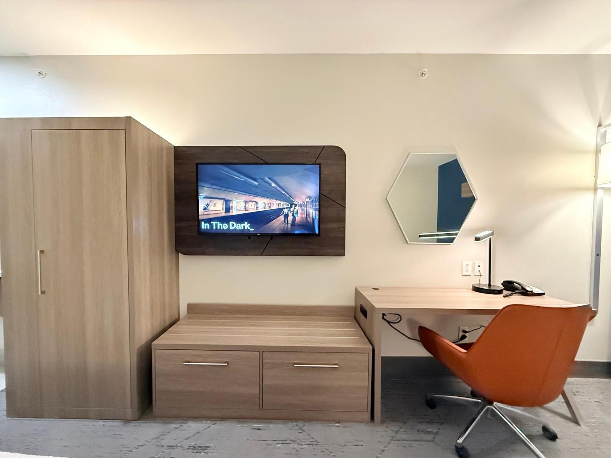 Holiday Inn Express Kenedy By Ihg Exteriör bild