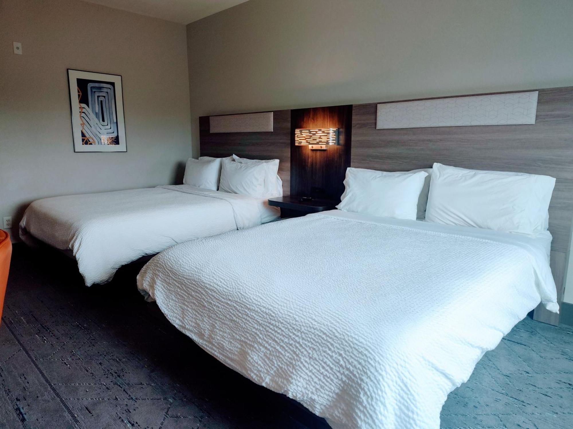 Holiday Inn Express Kenedy By Ihg Exteriör bild