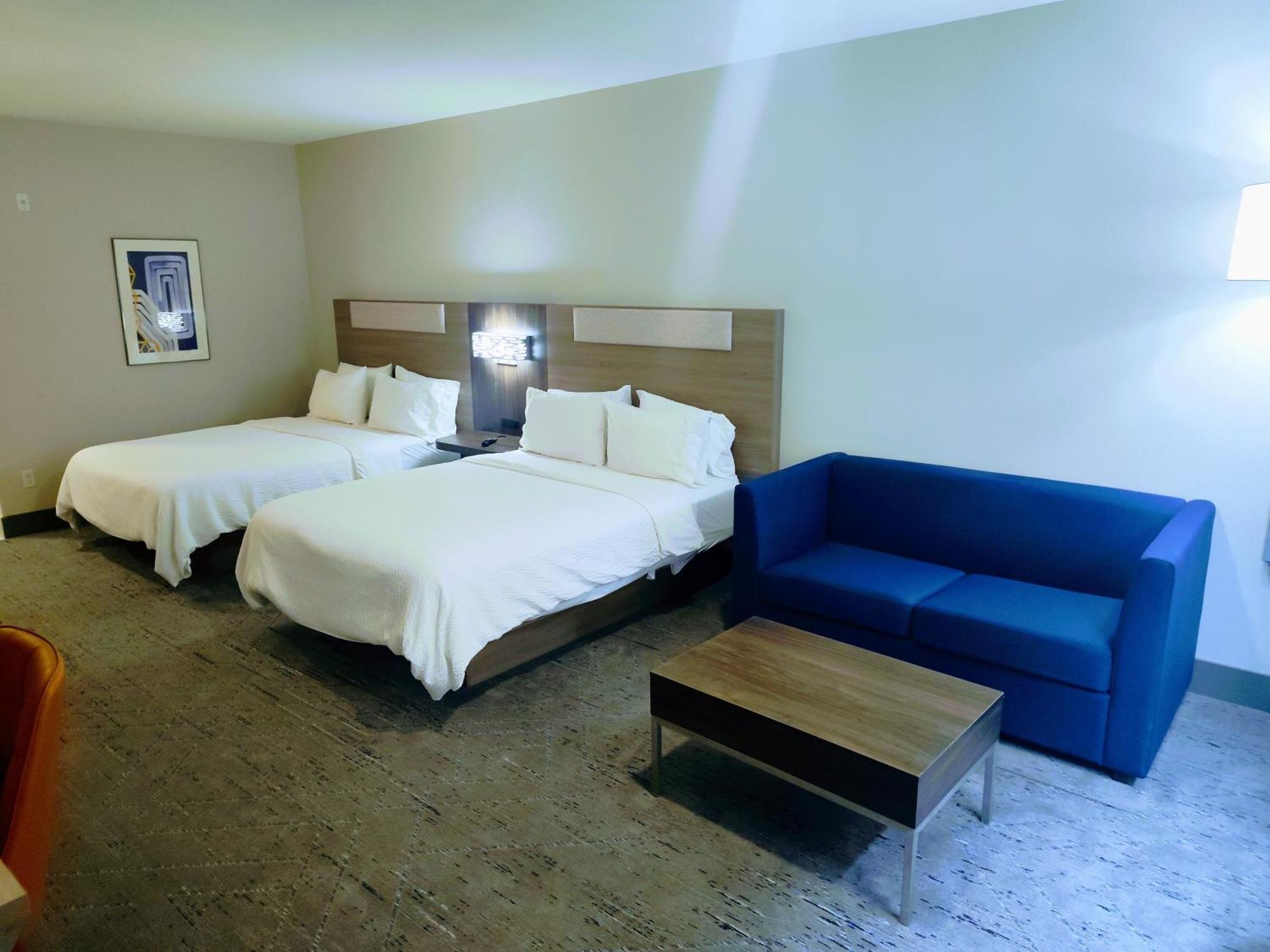 Holiday Inn Express Kenedy By Ihg Exteriör bild
