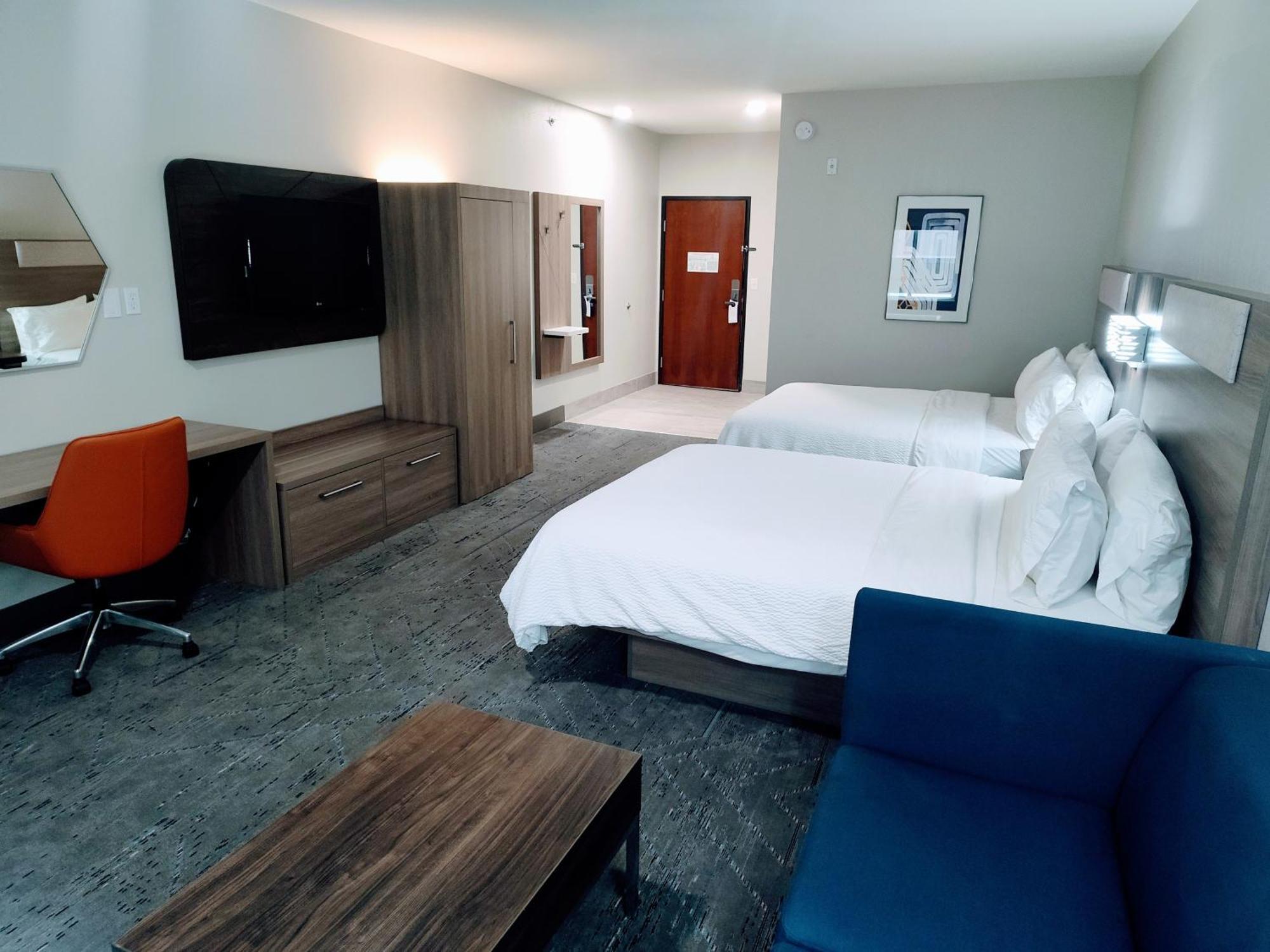 Holiday Inn Express Kenedy By Ihg Exteriör bild