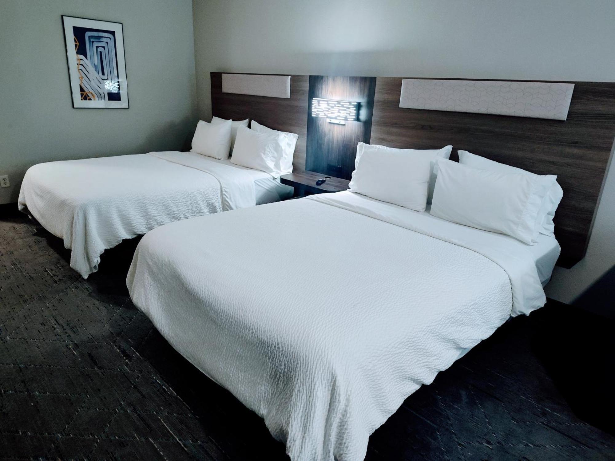Holiday Inn Express Kenedy By Ihg Exteriör bild